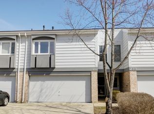 231 Lakeshore Ln, Bloomingdale, IL 60108