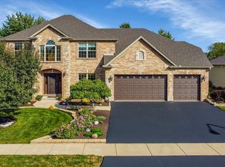 522 Birchwood Dr, Yorkville, IL 60560