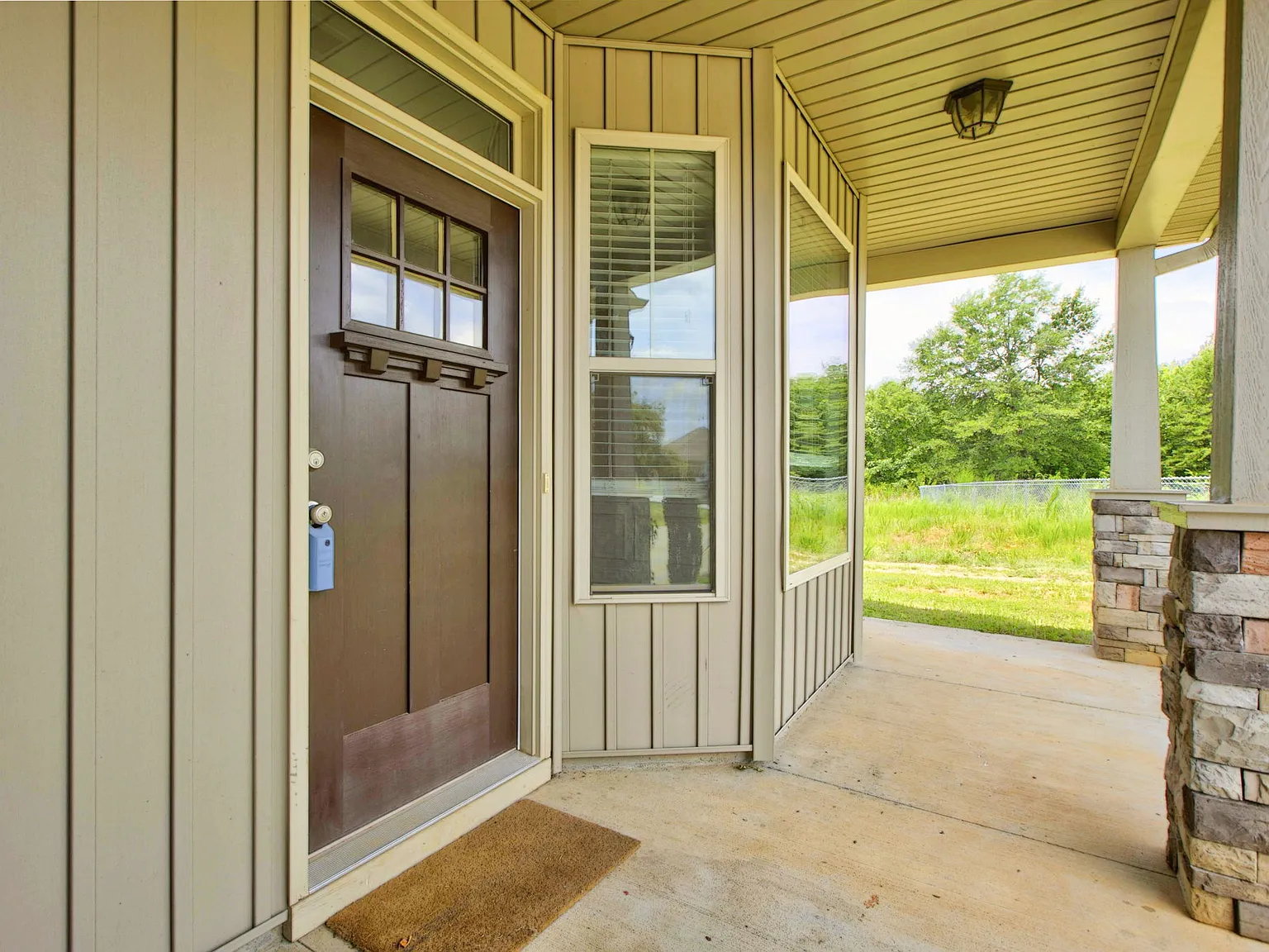 4 bed, 2.5 bath, 1925 sqft, $2,150 — Photo 3