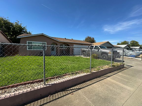 2nd image of 7233 Elder St