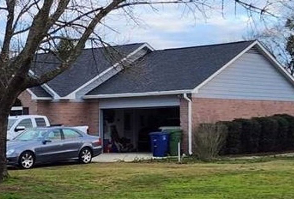 2nd image of 9175 Clubhouse Dr