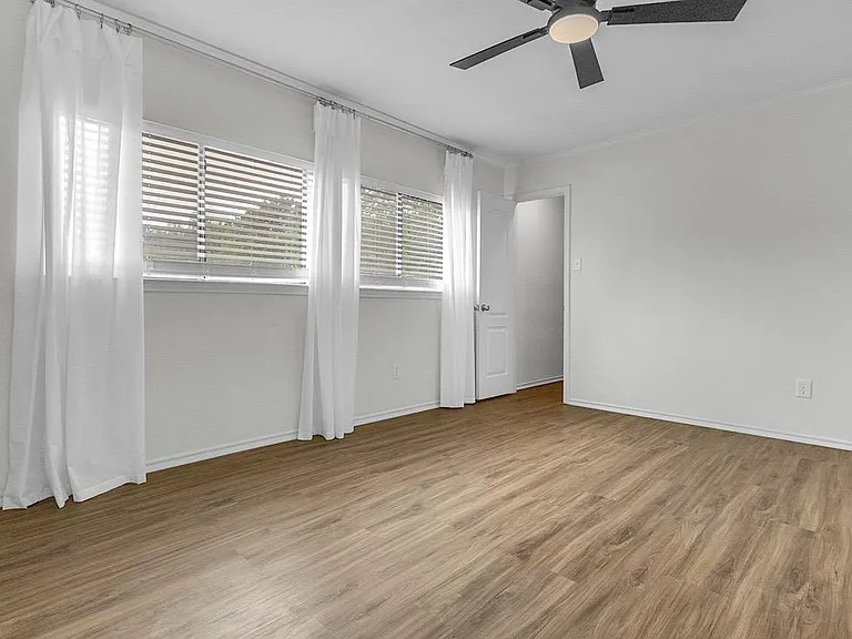 1413 Baffin Cv — Photo 18