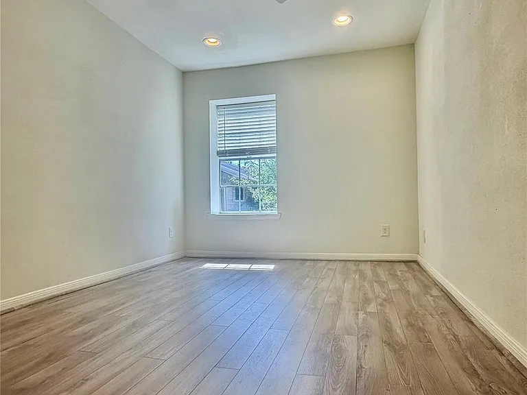 5800 Lumberdale Rd #89 — Photo 23