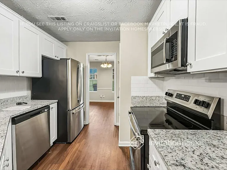 10 Summer Breeze Ct — Photo 12