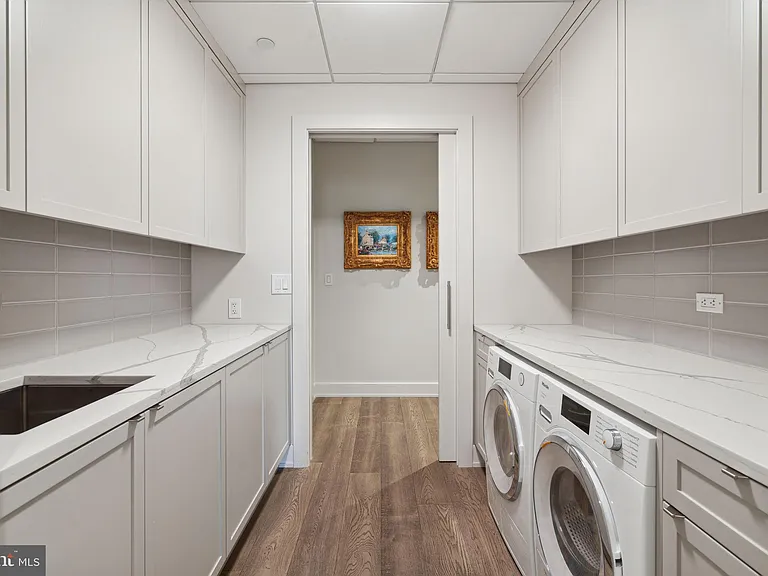 130 S 18th St #RC4 — Photo 30