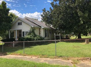 1601 Hardy St, Eldorado, IL 62930