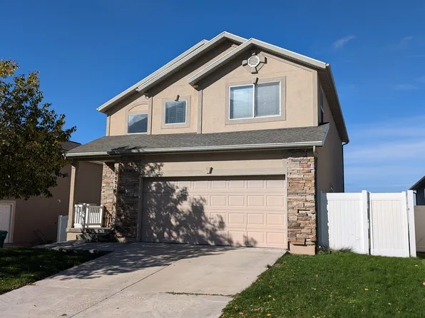 10515 N Sugarloaf Dr, Cedar Hills, UT 84062