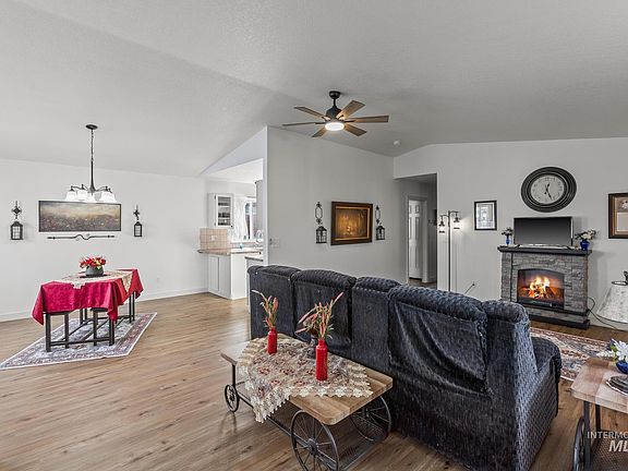 4th image of 1100 Burnett Dr #245-A