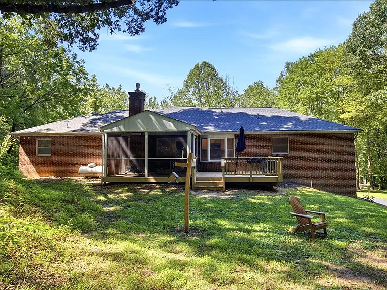 2641 Dogwood Ln — Photo 32