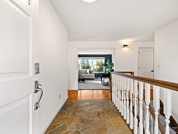 3rd image of 30431 108th Avenue E