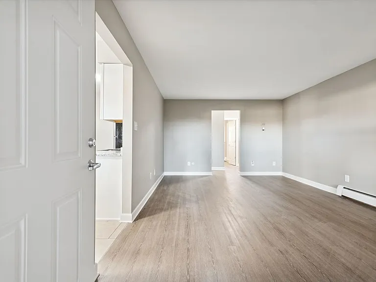 3838 W Sylvania Ave — Photo 13