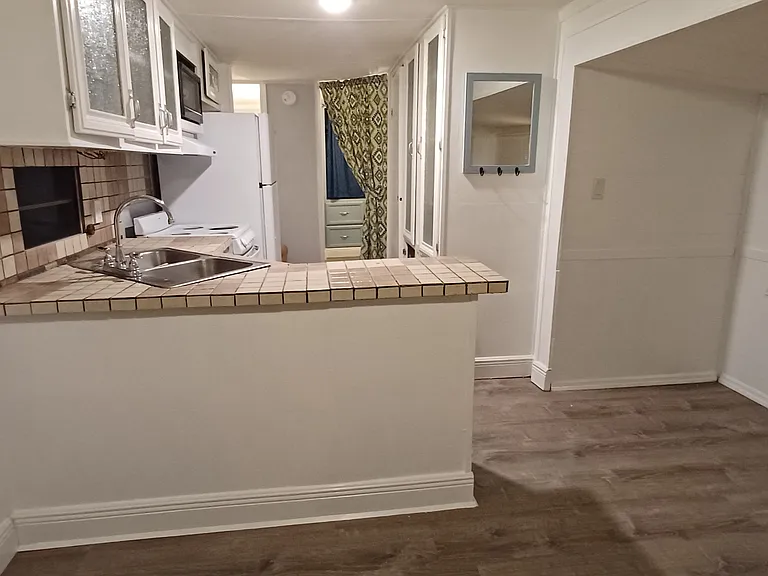 3076 SW Swain Ave #6 — Photo 10
