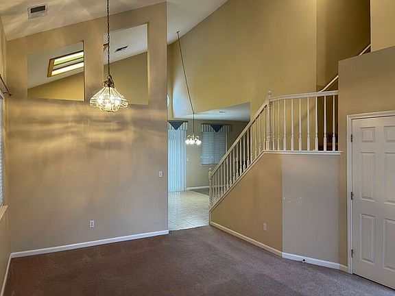 5th image of 886 Sunnyside Ln