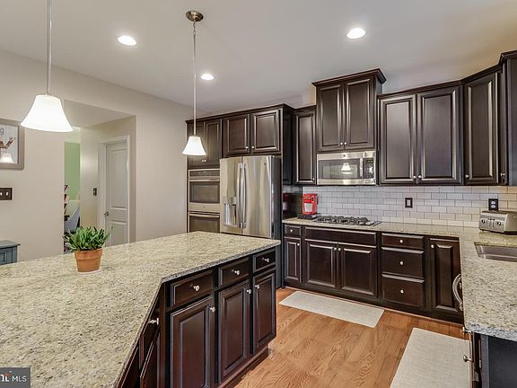 5th image of 212 Parker Dr