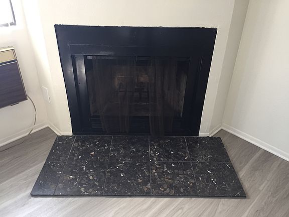 5th image of 5245 Wood St APT D