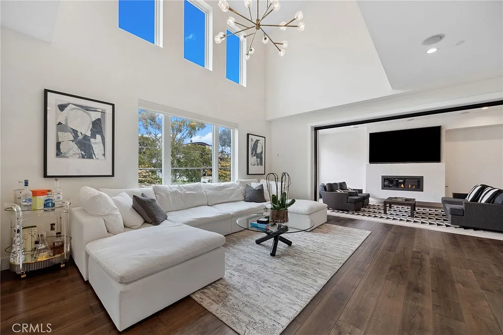 4 bed, 4.5 bath, 2801 sqft, $22,999 — Photo 3