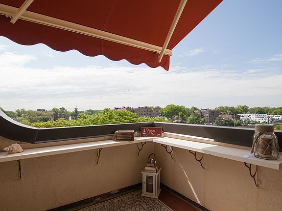 5th image of 17 N Chatsworth Ave APT 5B