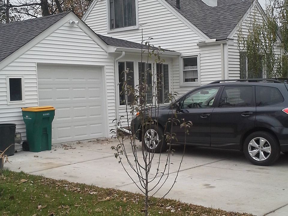 1st image of 22229 Albion Ave