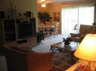 1235 Forest Green Dr, Coraopolis, PA 15108