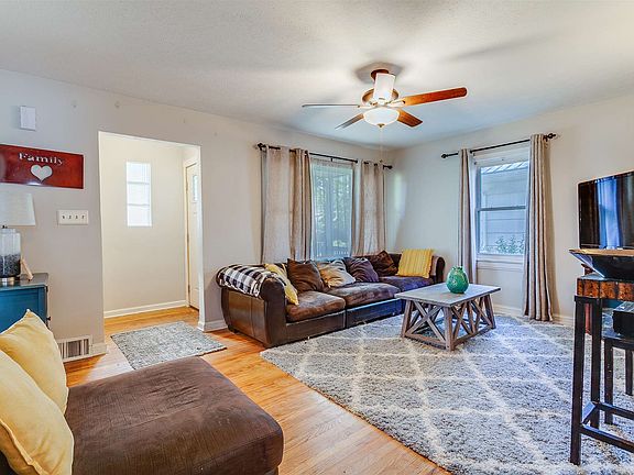 2nd image of 2122 Inglewood Pl