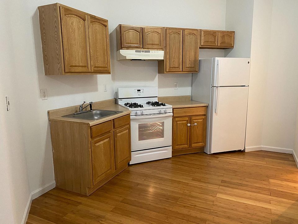 1st image of 385 Palisade Ave APT 1