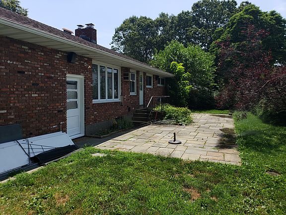 2nd image of 26 West Dr