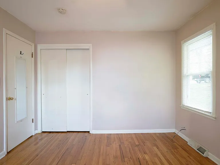 5540 N Garfield Ave — Photo 14