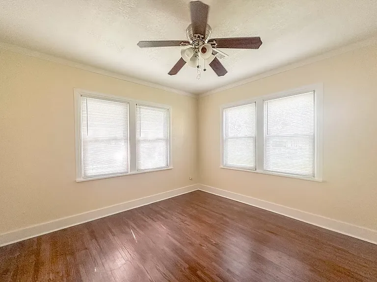 219 S Florence Ave — Photo 14