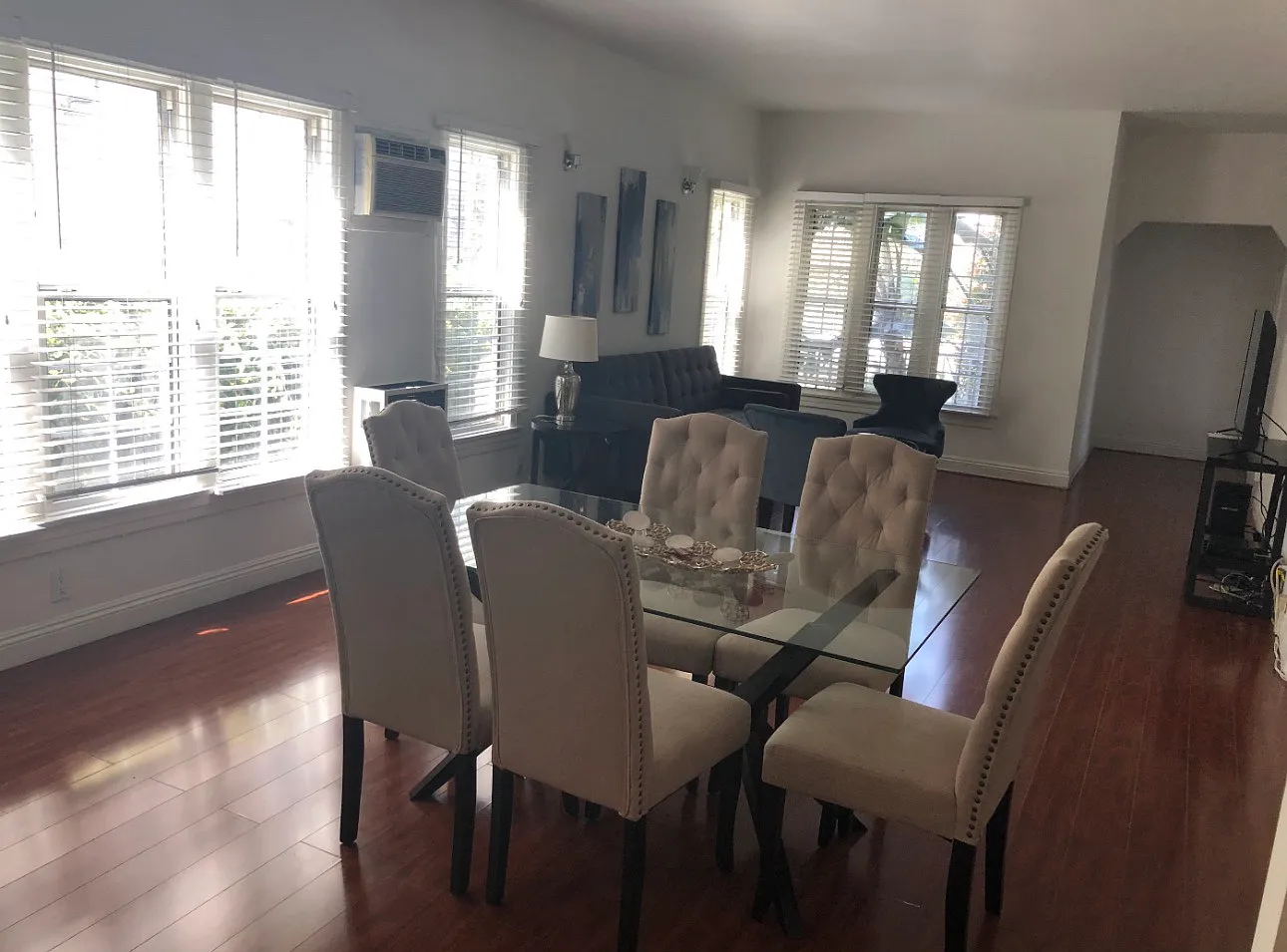 2 bed, 1300 sqft, $3,799 — Photo 4