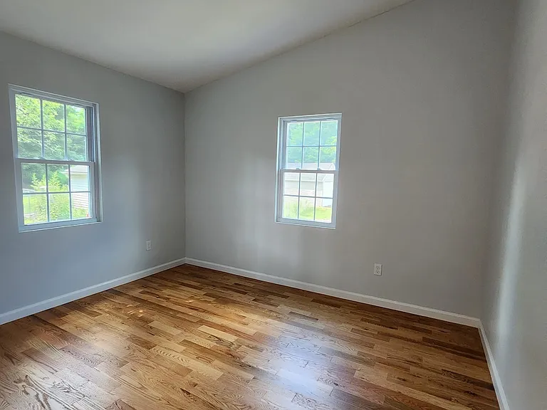 44 Rosewood Ave — Photo 14