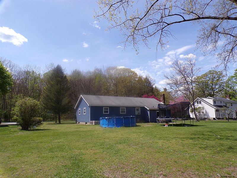 2nd image of 212 MAPLE AV