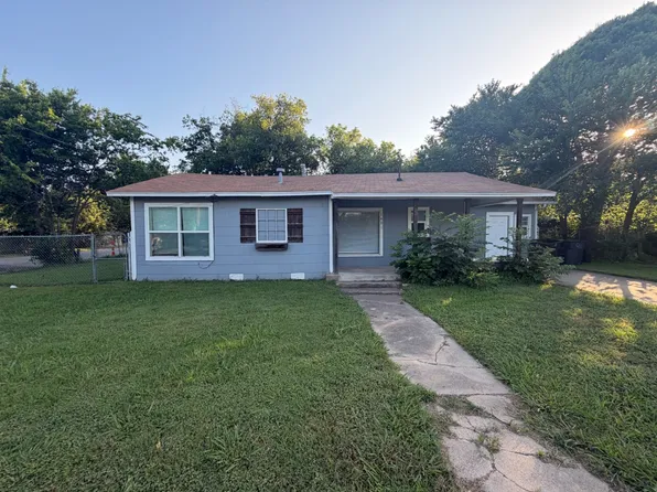 1401 Granbury St, Cleburne, TX 76033