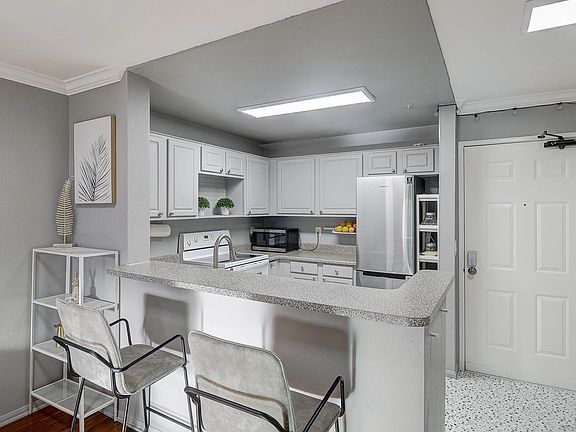 5th image of 8889 Caminito Plaza Centro Unit 7241