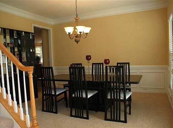 2nd image of 8 Hollingdale Ct