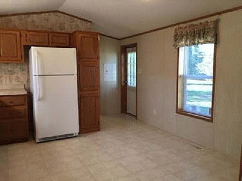4th image of 160 Doris Dr