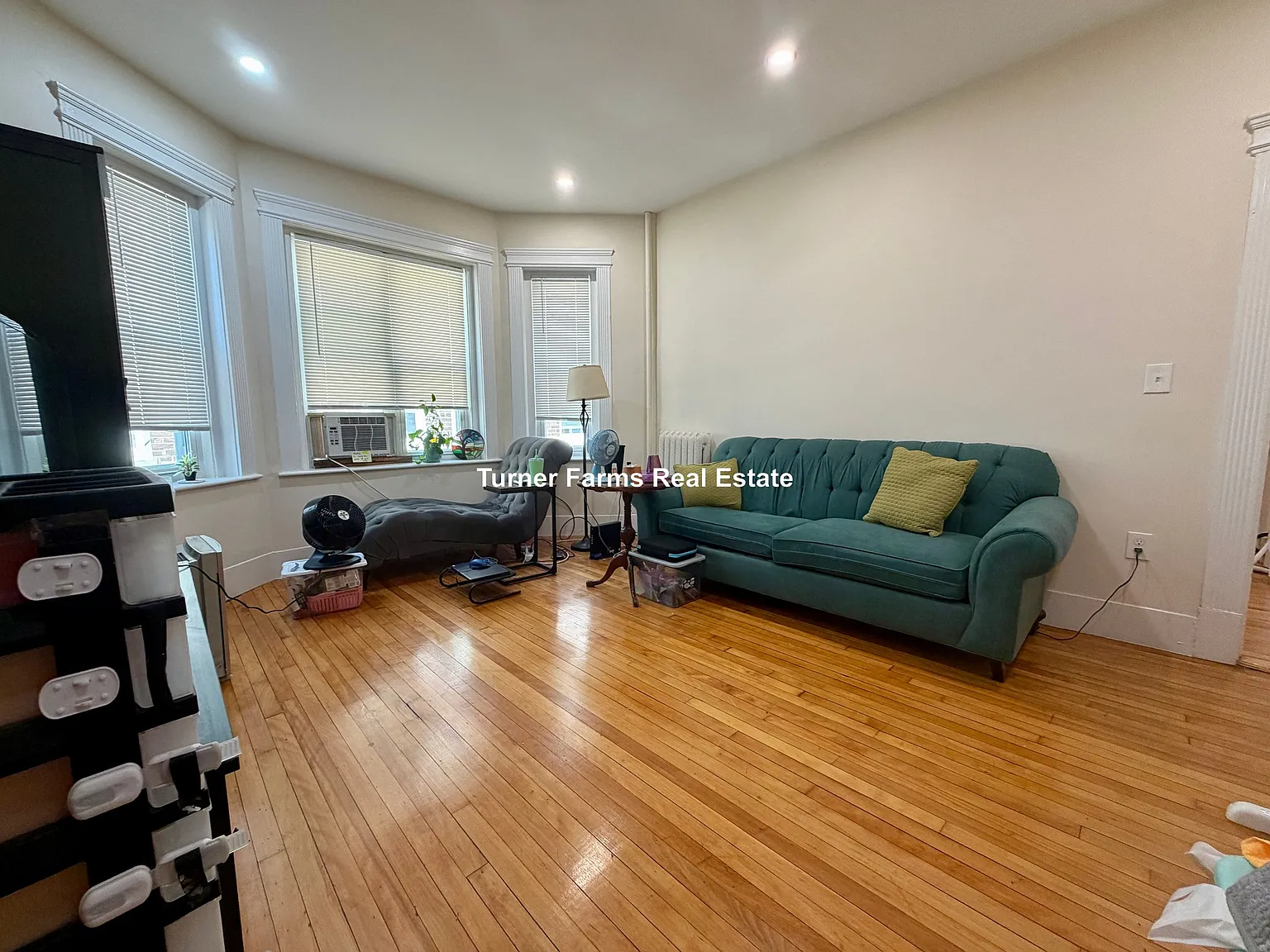 1 bed, 9999 sqft, $2,300 — Photo 3