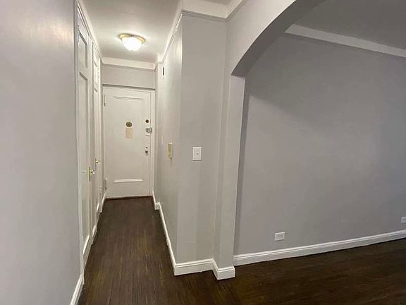 4th image of 570 Ocean Ave #2S