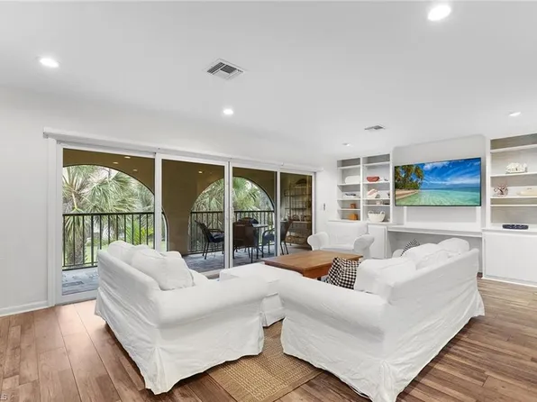 3360 10th ST N #1210, NAPLES, FL 34103