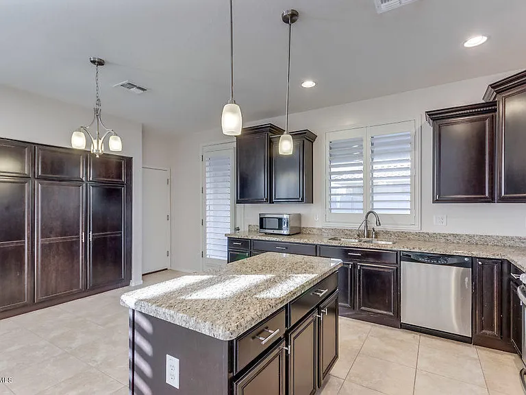 1704 W Pelican Dr — Photo 5