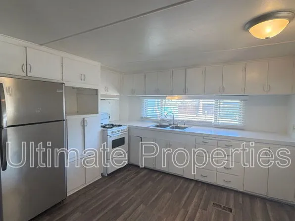 2077 E Charleston Ave, Phoenix, AZ 85022