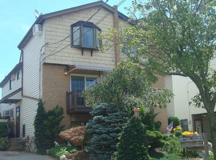 325 Colon Ave, Staten Island, NY 10308