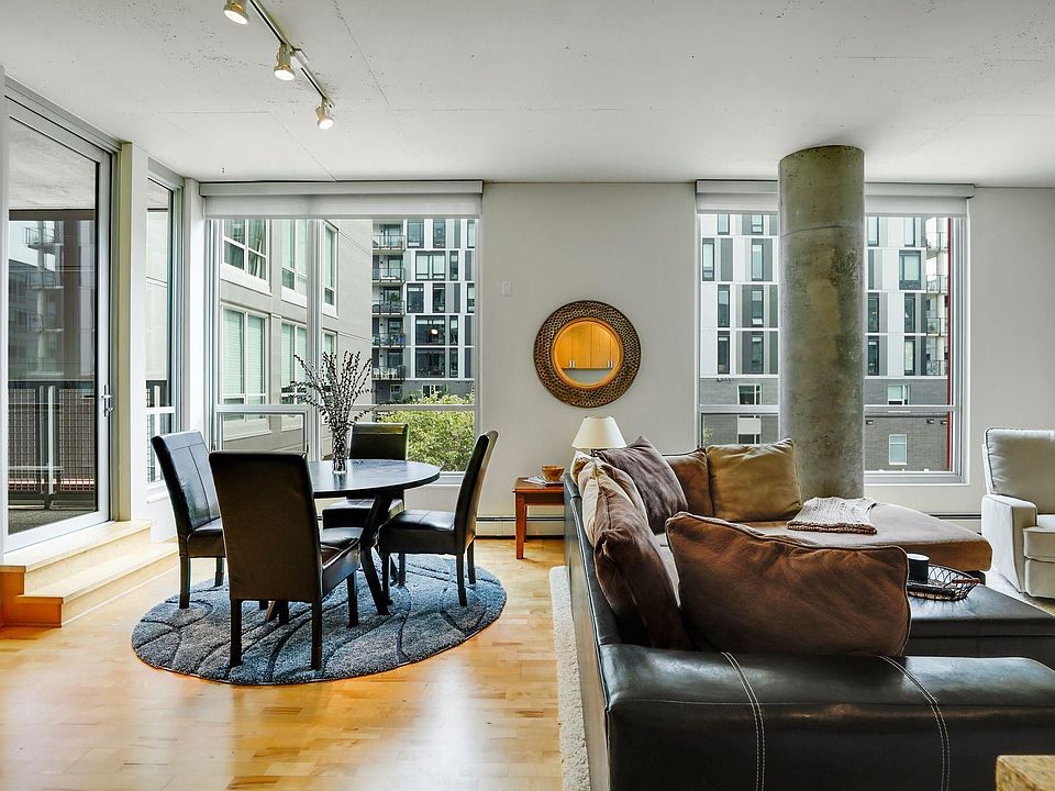 1st image of 901 2nd St S #209