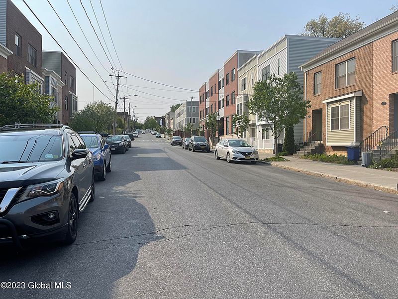 2nd image of 191 Sheridan Avenue