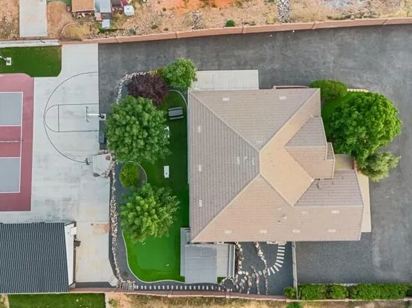 840 N Main St, Hurricane, UT 84737