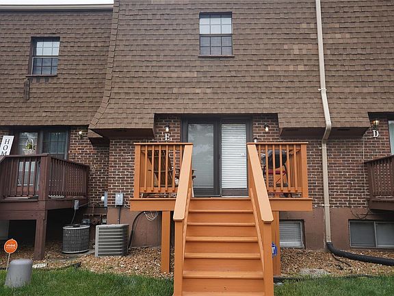 3rd image of 3614 Candlewyck Club Dr APT E