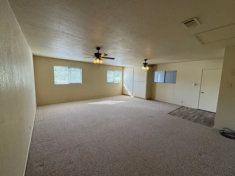 1571 Vista Grande Ln — Photo 13