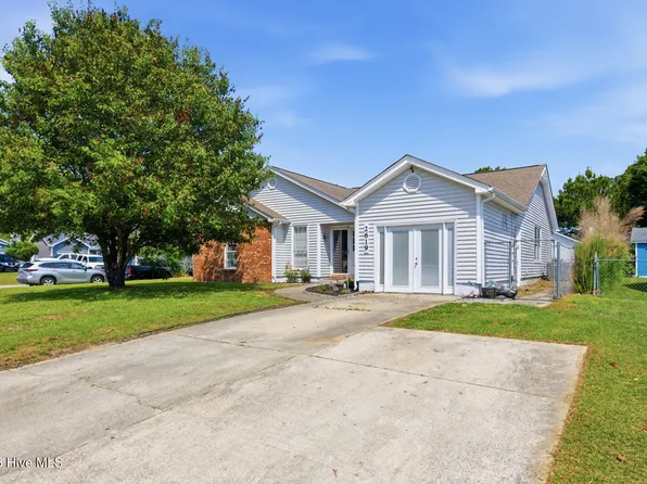 2619 Idlebrook Circle, Midway Park, NC 28544