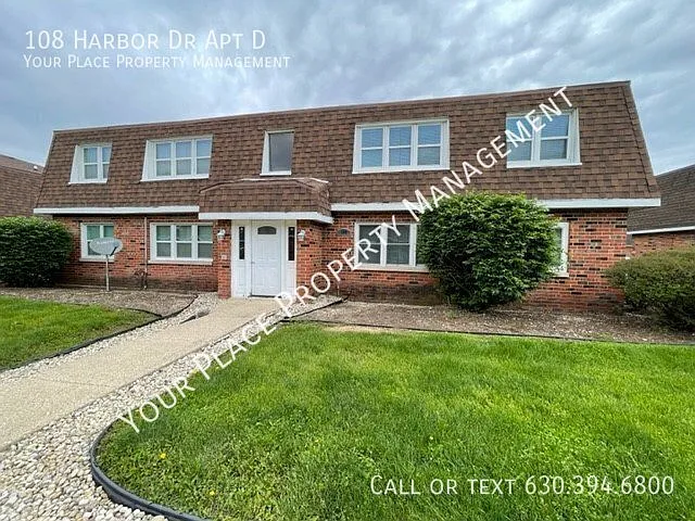 108 Harbor Dr #D — Photo 2