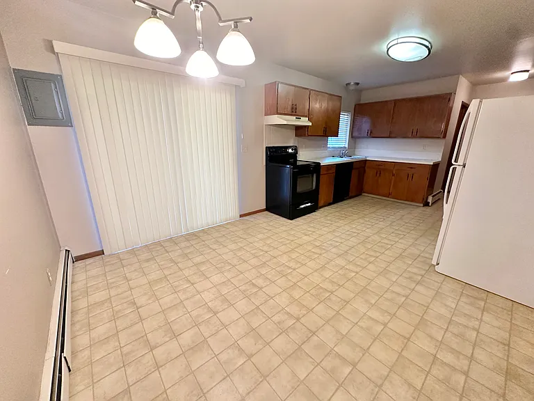 745 Nyssa Dr — Photo 4