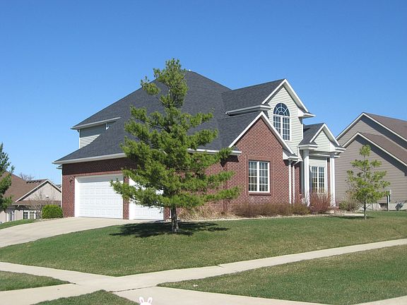 Side entry 3 car garage